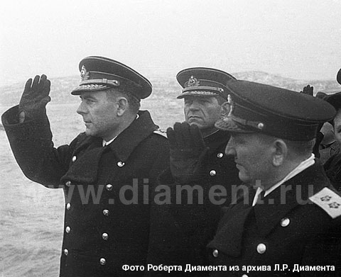 Командующий СФ адмирал А.Г. Головко, командующий эскадрой СФ капитан 1-го ранга 
В.А Фокин и Член Военного Совета СФ вице-адмирал А.А. Николаев