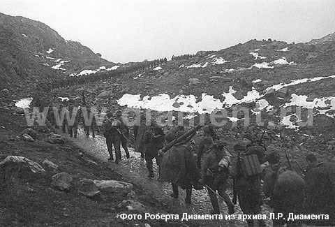 12-я Краснознаменная бригада морской пехоты на марше через хребет Муста-Тунтури к Норвегии